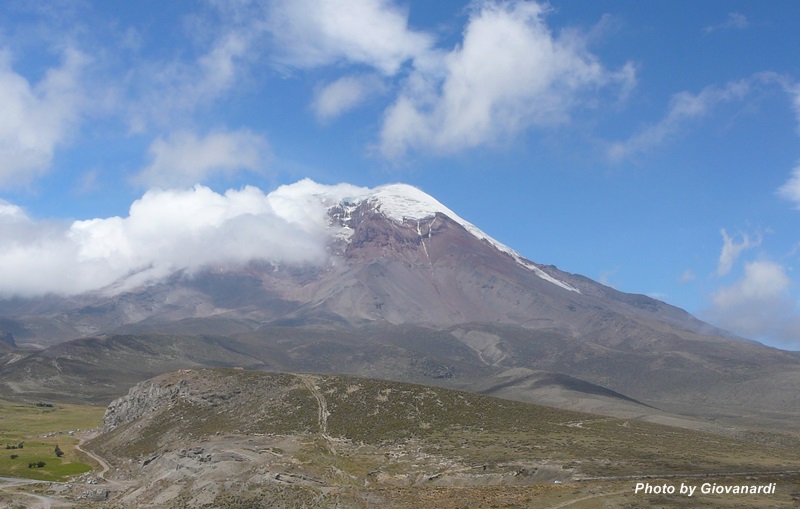 Vista sul vulcano Chimborazo 6300 metri 