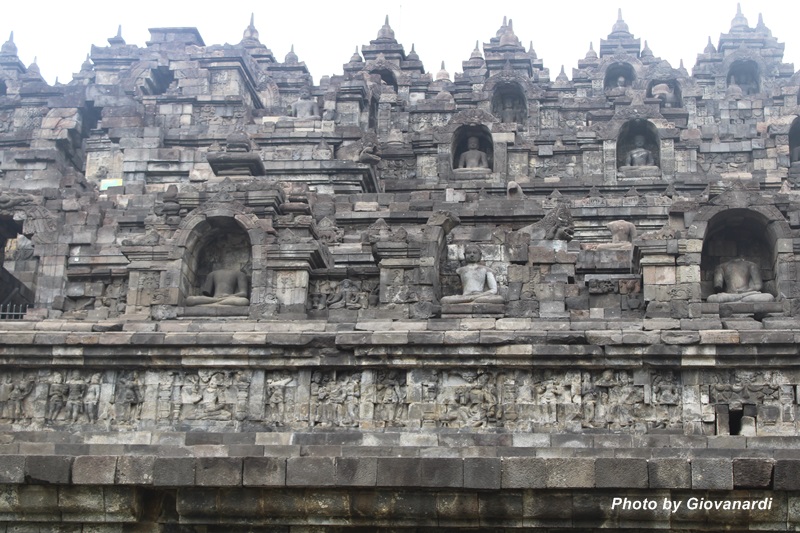 Il Borobudur Temple uno dei più grandi templi buddhisti al mondo 